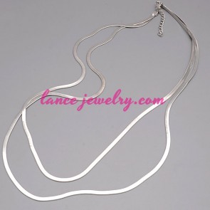 Shiny silver pole-chain necklace