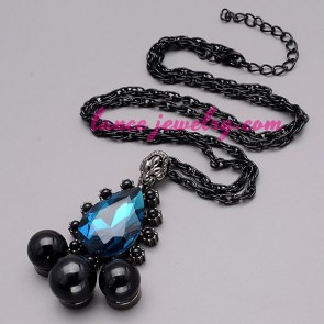 Cool necklace with deep blue crystal pendant decoration