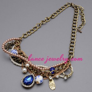 Special necklace with many different pendant decoration