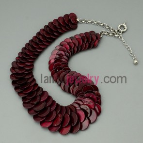 Red wine O style sweater chain, made of three rows of round shells