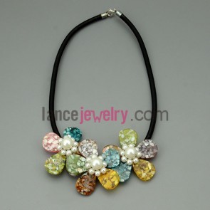 Rubble flowers leather necklace