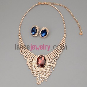 Elegant suit of necklace & earrings with brass claw chain necklaces decorated shiny rhinestone and crystal beads 
