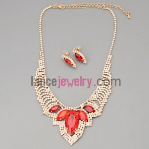Gorgeous suit of necklace & earrings with brass claw chain necklaces decorated shiny rhinestone and red crystal beads 

