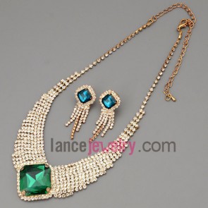 Elegant suit of necklace & earrings with brass claw chain necklaces decorated shiny rhinestone and multicolor crystal beads 

