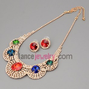 Corlorful suit of necklace & earrings with brass claw chain necklaces decorated shiny rhinestone and multicolor crystal beads 

