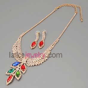 Romantic suit of necklace & earrings with brass claw chain necklaces decorated shiny rhinestone and multicolor crystal beads pendant

