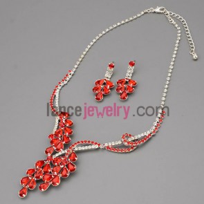 Gorgeous necklace set with claw chain decorate shiny red rhinestone with many drops model 