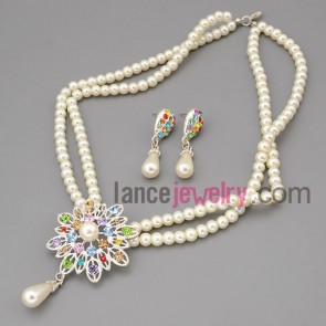 Colorful necklace set with claw chain decorate many abs beads and multicolor rhinestone with flower pendant