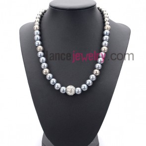 Elegant suit of necklace with glass pearls and rhinstone ball


