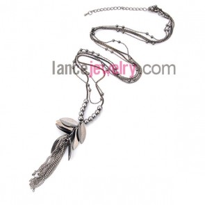 Fashion necklace with chain pendant decorated small size iron
