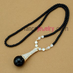 Trendy black glass pendant sweater chain necklace