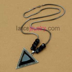 Trendy rhinestone & facet crystal triangle pendant ornate chain necklace