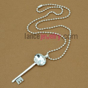 Elegant glass & rhinestone key pendant sweater chain necklace