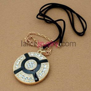 Simple circular ornament & rhinestone sweater chain necklace