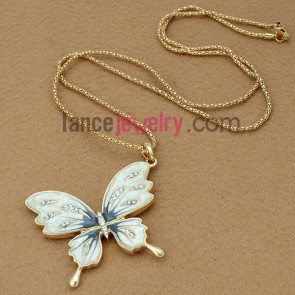 Delicate butterfly model zinc alloy chain necklace