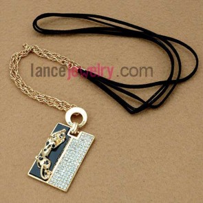 Special animal model and rhinestone decoration chain necklace