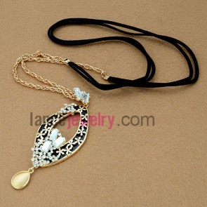 Fashion zinc alloy chain necklace decorated with rhinestone