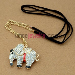 Trendy rhinestone elephant model decorated zinc alloy chain necklace