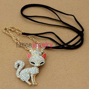 Exquisite zinc alloy chain necklace with lovely fox model decoration