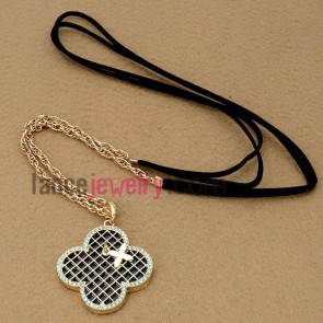 Fashion rhinestone flower model chain necklace decorated with kc plating