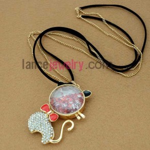 Cute zinc alloy chain necklace decorated with glass cat