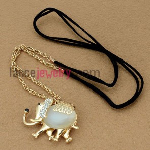 Fashion cat eye chain necklace with cute elephant model decoration
