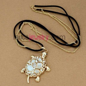 Lovely tortoise model sweater chain necklace with rhinestone and cat eye decoration