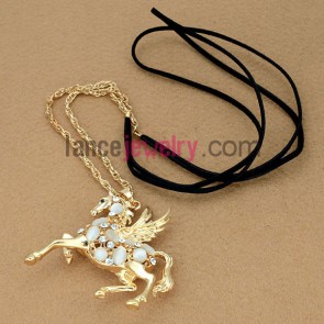 Trendy horse model chain necklace decorated with cat eye & rhinestone