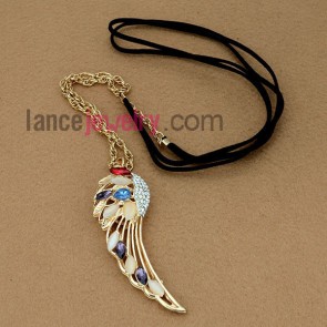 Creative rhinestone sweater chain necklace decorated with wings shape pendant