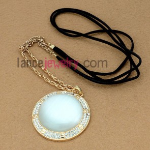 Original chain necklace with rhinestone & cat eye decoration