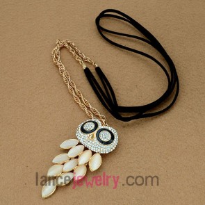 Trendy  rhinestone & cat eye chain necklace with a owl model decoration