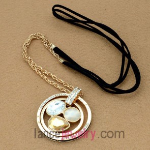Delicate ring shape chain necklace decorated with rhinestone & cat eye