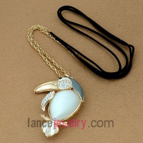 Lively bird model decoration sweater chain necklace