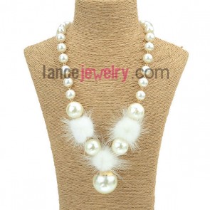 Elegant sweater chain with platic imitation pearl beads 