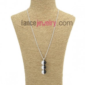 Special white and black color imitation pearl beads pendant sweater chain