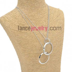Beautiful sweater chain with circles link