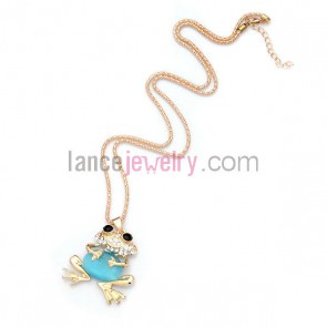 Cat eye ornate frog pendant sweater chain necklace