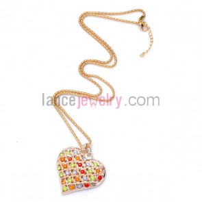 Resin rhinestone ornate sweet heart pendant sweater chain necklace