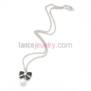 Pearl & bowknot pendant  chain necklace