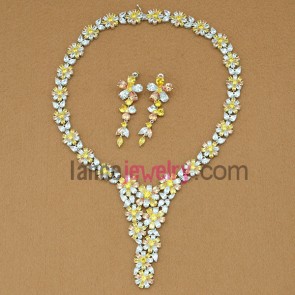 Delicate assorted color zirconia beads decorated necklace and earrings set