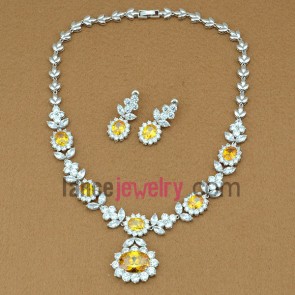 Sweet sunflower model earrings and necklace set