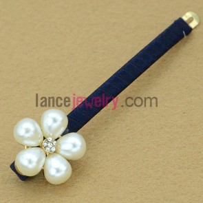 Sweet flower design with imitation pearl beads decorated hair clip