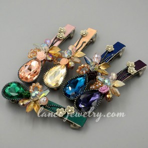Attractive hair clip decorated with the droplets shape crystal