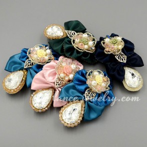 Original plastic flower & beads decorated the hair clip