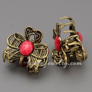 Retro hair claw with red resin decoration
