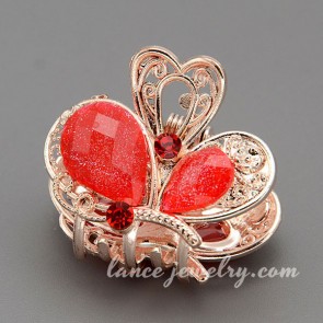 Glittering red rhinestone decorated the zinc alloy hair claw