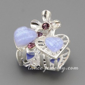 Trendy heart-shaped hair claw decorated with resin & rhinestone