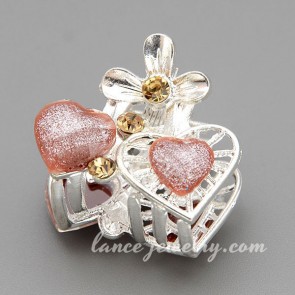 Traditional resin decorated zinc alloy hair claw