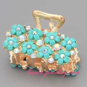 Charming hair clip with blue resin rhinestone in the flower model decorated 