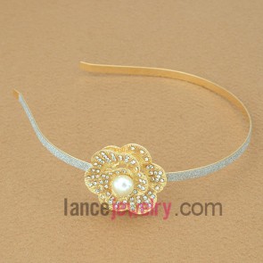 Sweet hair band with iron and zinc alloy decorated golden flower model with rhinestone and pearl 
